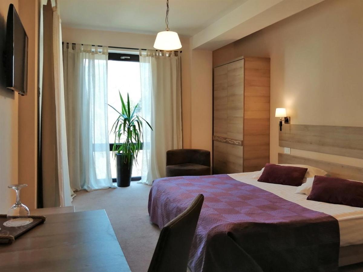 Greenhill Brasov Bagian luar foto