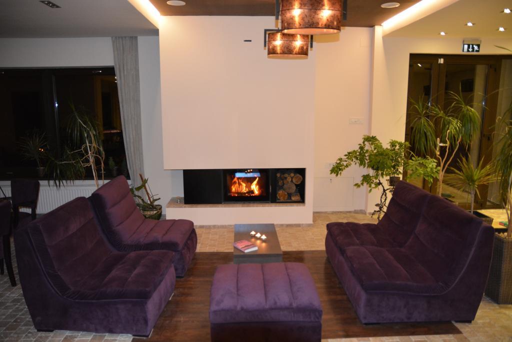 Greenhill Brasov Bagian luar foto
